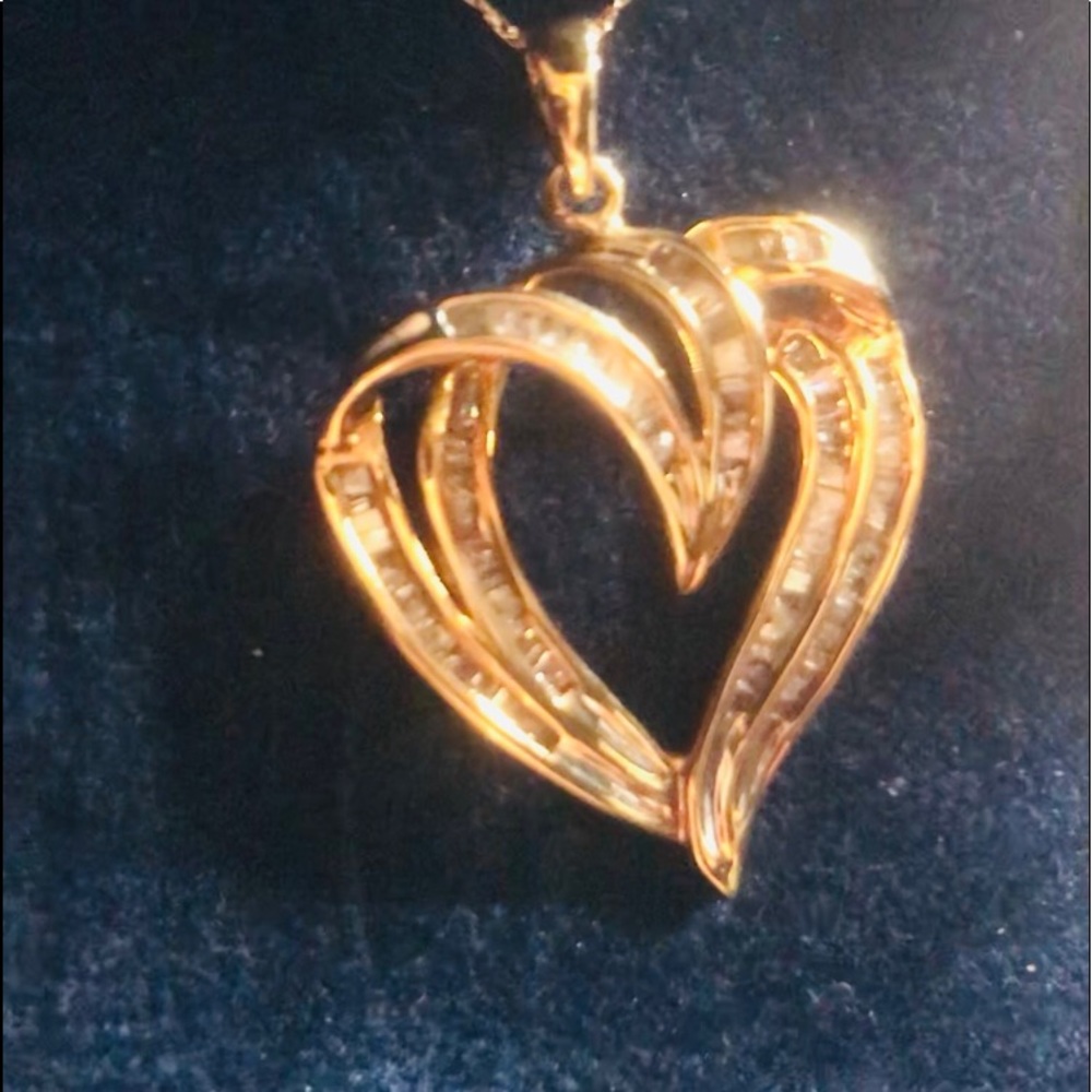 GENUINE GOLD HEART PENDANT REAL DIAMOND BAGUETTES